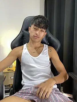 Snapshot of _CamiloBass chatting on 05/16/26, 07:12 CamiloBass online show from 05/16/26, 07:12