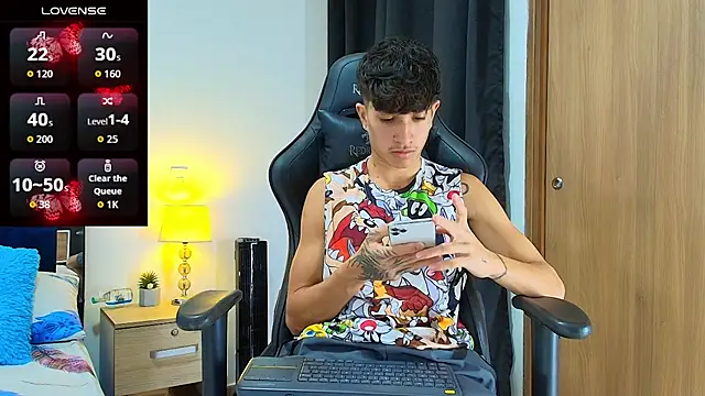 Snapshot of _CamiloBass chatting on 05/23/26, 01:11 CamiloBass online show from 05/23/26, 01:11