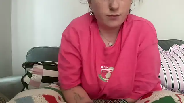Snapshot of lilsbabyxo chatting on 05/19/26, 04:57 lilsbabyxo online show from 05/19/26, 04:57