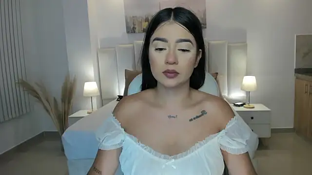 Snapshot of amelie_jhons chatting on 02/18/26, 11:44 amelie jhons online show from 02/18/26, 11:44