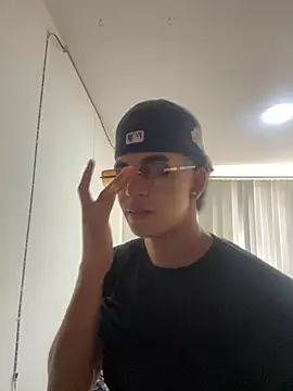 JoanG10 online show from 04/17/26, 04:43