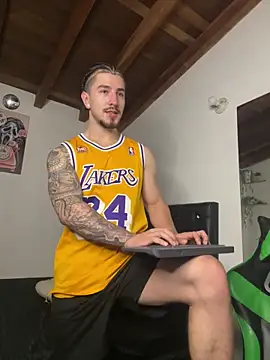 Valentino Xander online show from 11/07/25, 12:43