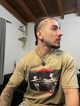 Valentino Xander online show from 11/15/25, 11:43