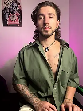 Snapshot of Valentino_Xander chatting on 01/16/26, 02:15 Valentino Xander online show from 01/16/26, 02:15