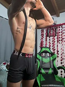 Snapshot of Valentino_Xander chatting on 02/17/26, 03:36 Valentino Xander online show from 02/17/26, 03:36