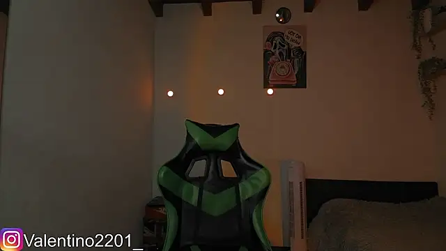 Snapshot of Valentino_Xander chatting on 03/15/26, 03:01 Valentino Xander online show from 03/15/26, 03:01