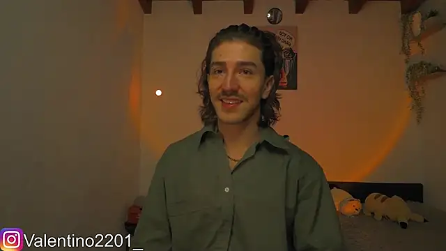 Snapshot of Valentino_Xander chatting on 03/26/26, 03:23 Valentino Xander online show from 03/26/26, 03:23