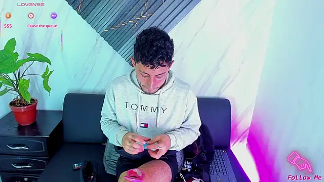 Piggy Eddy online show from 11/25/25, 10:32