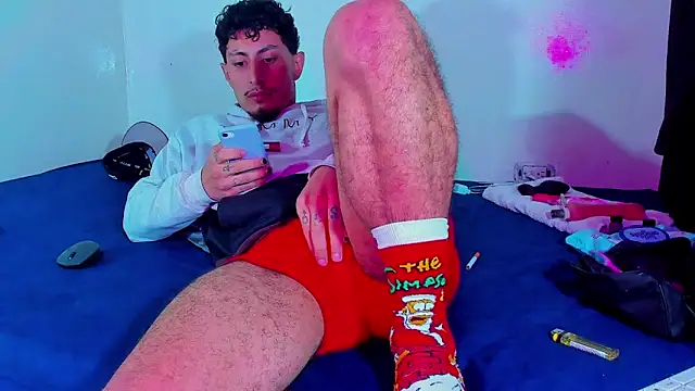 Snapshot of Piggy_Eddy chatting on 01/16/26, 04:27 Piggy Eddy online show from 01/16/26, 04:27