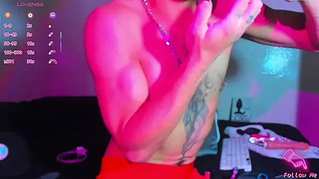 Snapshot of Piggy_Eddy chatting on 02/17/26, 03:03 Piggy Eddy online show from 02/17/26, 03:03