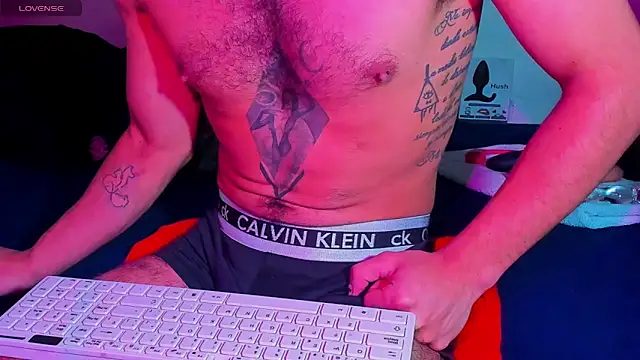 Snapshot of Piggy_Eddy chatting on 02/21/26, 01:39 Piggy Eddy online show from 02/21/26, 01:39