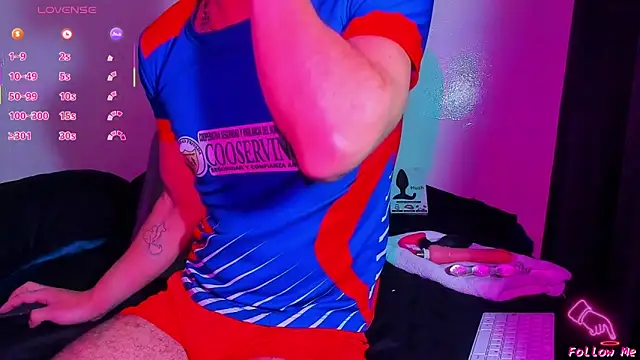 Snapshot of Piggy_Eddy chatting on 02/23/26, 02:20 Piggy Eddy online show from 02/23/26, 02:20