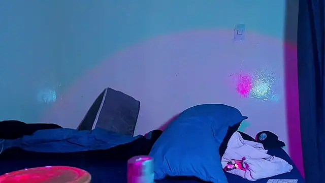 Snapshot of Piggy_Eddy chatting on 02/28/26, 02:34 Piggy Eddy online show from 02/28/26, 02:34