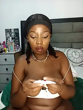 Snapshot of bigbootyboohle chatting on 02/04/25, 06:27 bigbootyboohle online show from 02/04/25, 06:27