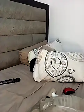 Snapshot of bigbootyboohle chatting on 02/14/25, 09:10 bigbootyboohle online show from 02/14/25, 09:10