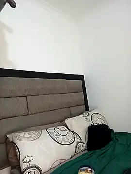 Snapshot of bigbootyboohle chatting on 02/20/25, 08:03 bigbootyboohle online show from 02/20/25, 08:03