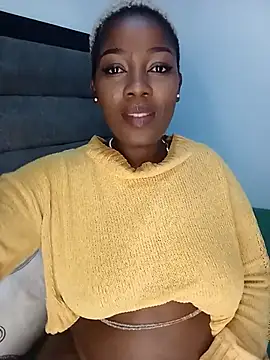 Snapshot of bigbootyboohle chatting on 03/01/25, 06:43 bigbootyboohle online show from 03/01/25, 06:43