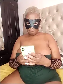 Snapshot of bigbootyboohle chatting on 09/19/25, 08:38 bigbootyboohle online show from 09/19/25, 08:38