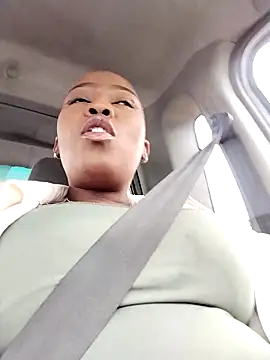 Snapshot of bigbootyboohle chatting on 09/27/25, 11:15 bigbootyboohle online show from 09/27/25, 11:15