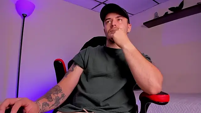 james connor2 online show from 11/10/25, 06:40