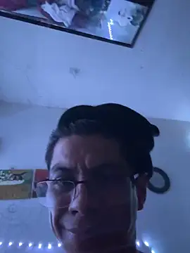 Snapshot of latino1986 chatting on 01/30/25, 12:59 latino1986 online show from 01/30/25, 12:59