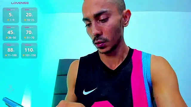 Snapshot of steven_hott8 chatting on 02/08/26, 11:24 steven hott8 online show from 02/08/26, 11:24