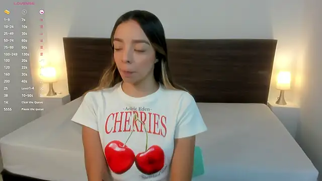 AliceRoss0 online show from 03/17/25, 08:19