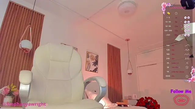 TiffanyWright online show from 01/21/25, 07:17