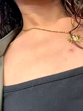 Snapshot of ValeriEvan chatting on 10/26/25, 08:15 ValeriEvan online show from 10/26/25, 08:15