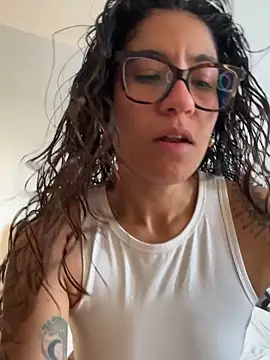 Snapshot of ValeriEvan chatting on 11/24/25, 08:30 ValeriEvan online show from 11/24/25, 08:30