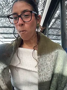 Snapshot of ValeriEvan chatting on 12/02/25, 08:37 ValeriEvan online show from 12/02/25, 08:37