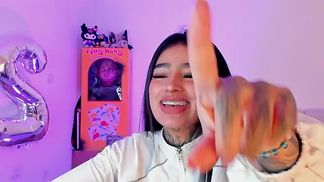 Snapshot of shadowcatt_ chatting on 02/16/26, 07:43 shadowcatt online show from 02/16/26, 07:43