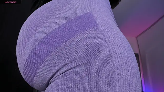 samaay07  online show from 10/23/25, 04:01