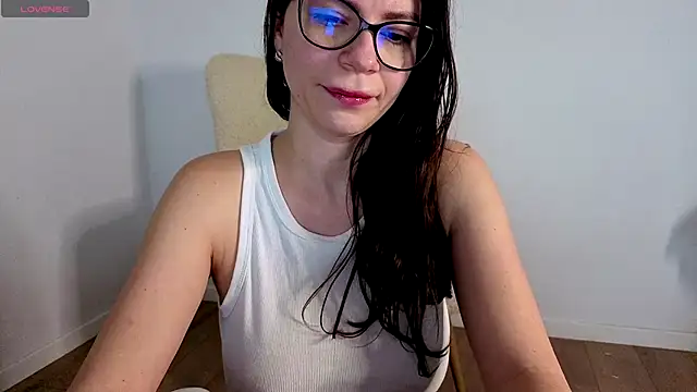 Snapshot of Jullyenn3 chatting on 11/22/25, 09:30 Jullyenn3 online show from 11/22/25, 09:30