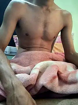 Snapshot of king_boy chatting on 12/30/24, 06:38 king boy online show from 12/30/24, 06:38