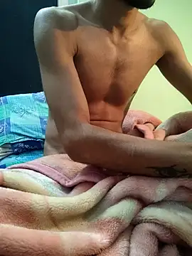 Snapshot of king_boy chatting on 01/20/25, 07:46 king boy online show from 01/20/25, 07:46