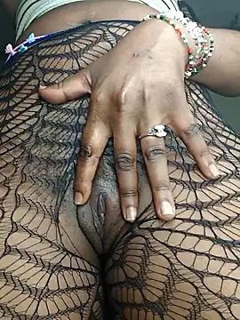 Snapshot of Pretty_tiffany chatting on 01/18/26, 04:44 Pretty tiffany online show from 01/18/26, 04:44