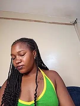 Snapshot of Pretty_tiffany chatting on 02/12/26, 12:05 Pretty tiffany online show from 02/12/26, 12:05