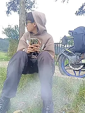 Snapshot of Cuervo_maniaco chatting on 11/25/25, 03:01 Cuervo maniaco online show from 11/25/25, 03:01