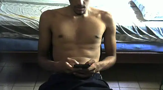 Snapshot of RenziTatte chatting on 01/22/25, 02:24 RenziTatte online show from 01/22/25, 02:24