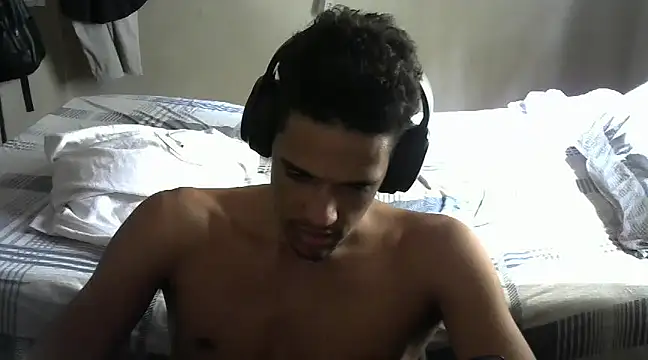 Snapshot of RenziTatte chatting on 02/28/25, 03:15 RenziTatte online show from 02/28/25, 03:15