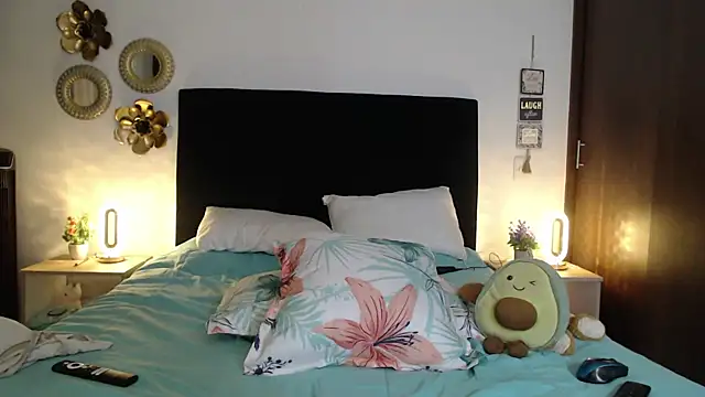 TatianaMonteross online show from 12/04/25, 01:15