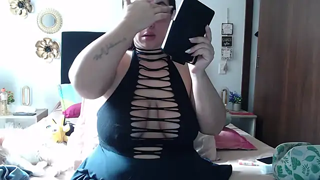 TatianaMonteross online show from 12/22/25, 05:21