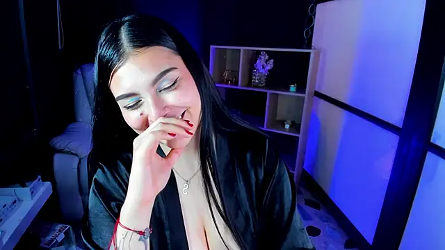 Snapshot of TifanyWhite_ chatting on 12/21/24, 02:30 TifanyWhite online show from 12/21/24, 02:30