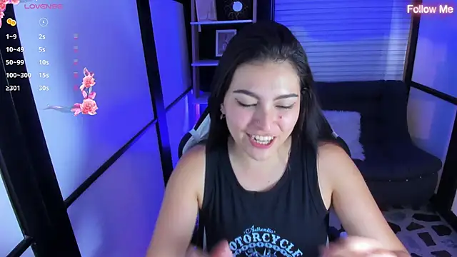 Snapshot of TifanyWhite_ chatting on 02/06/25, 08:45 TifanyWhite online show from 02/06/25, 08:45