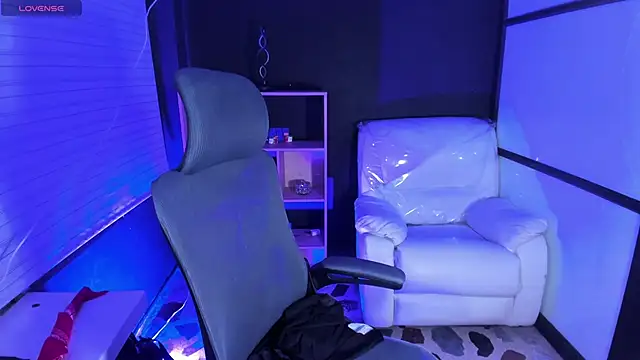 Snapshot of TifanyWhite_ chatting on 02/21/25, 11:32 TifanyWhite online show from 02/21/25, 11:32