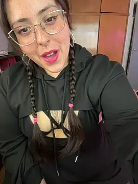 Mizztikaa online show from 10/13/25, 07:03