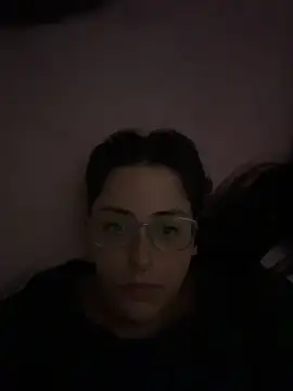 Snapshot of Mizztikaa chatting on 12/22/25, 01:08 Mizztikaa online show from 12/22/25, 01:08