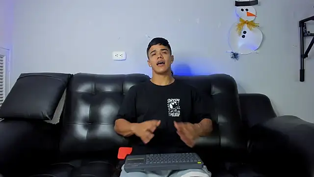 Rob saenz  online show from 12/24/24, 02:01