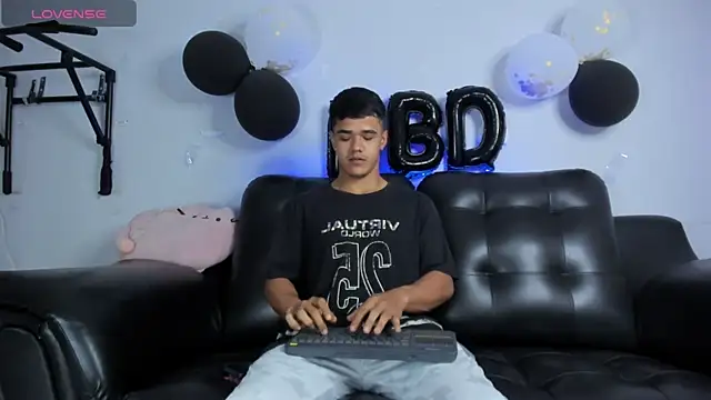 Rob saenz  online show from 02/17/25, 01:10